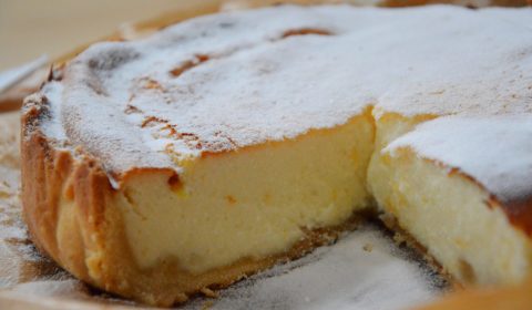 Cheese cake with sugar