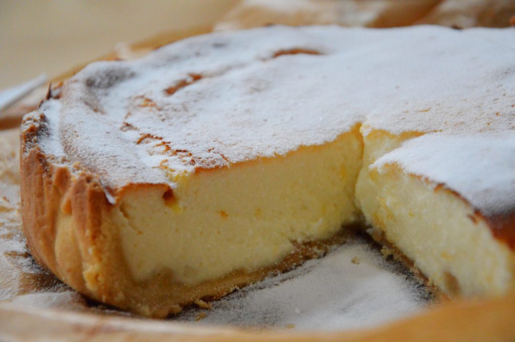 Cheese cake with sugar